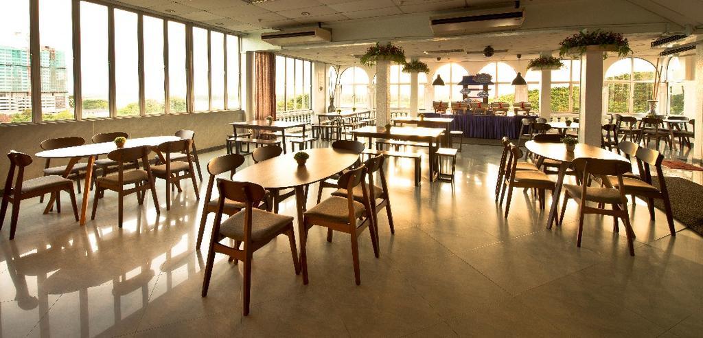 Dynasty Inn Kota Bharu Buitenkant foto